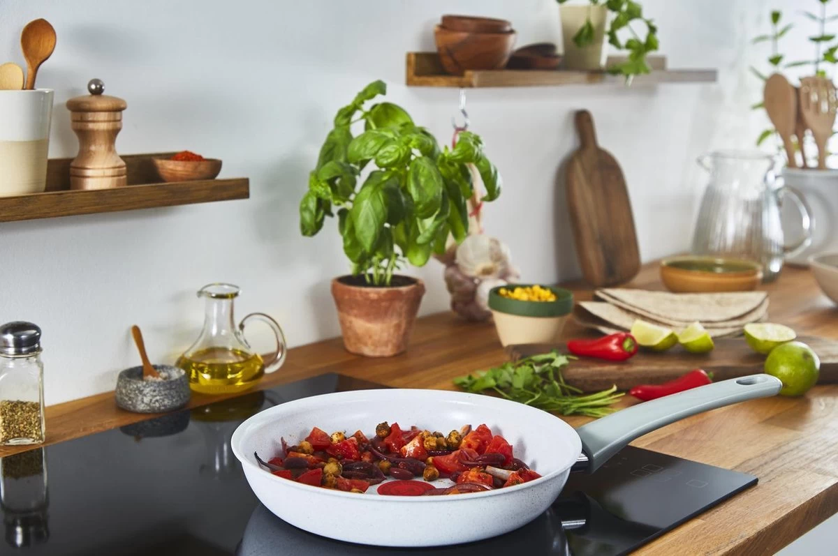 Tefal Natural Chef Koekenpan - Ø 24 Cm 6 Tefal Natural Chef Koekenpan - Ø 24 Cm - Afbeelding 6