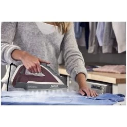 Tefal FV6870E0 Protect Plus Stoomstrijkijzer Rood -Tefal 3121040080177 3