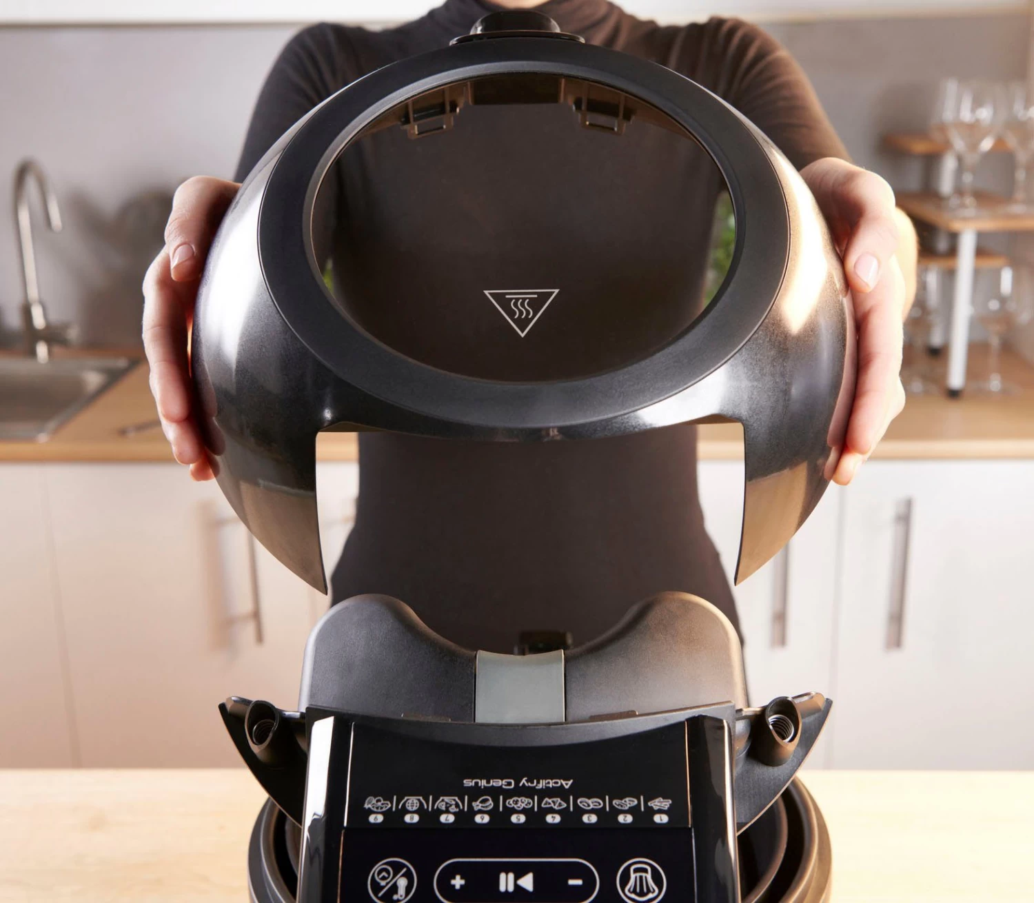 Tefal Airfryer FZ7738 ActiFry Genius + Inhoud 1,2 Kg, Timer, 9 Automatische Menu's, Roerarm-systeem, Zwart 11 Tefal Airfryer FZ7738 ActiFry Genius + Inhoud 1,2 Kg, Timer, 9 Automatische Menu's, Roerarm-systeem, Zwart - Afbeelding 11