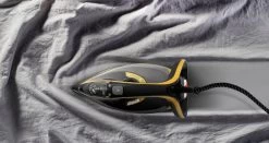 Tefal Stoomstrijkijzer FV5696 Turbo Pro Anti-Calc+ Anti-kalk-collector, Verticale Stoomfunctie, Uitstekende Strijkzool, Eco-functie -Tefal tefal stoomstrijkijzer fv5696 turbo pro anti calc anti kalk collector verticale stoomfunctie uitstekende strijkzool eco functie goud 2